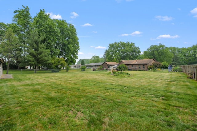 987 Wagner Dr, Battle Creek, MI 49017 - view of yard