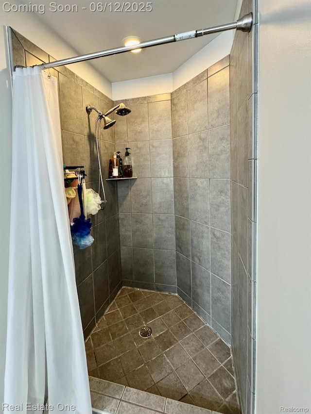 6038 Mayapple Dr, Troy, MI 48085 - full bathroom featuring a tile shower