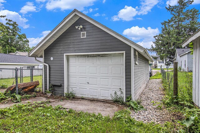 512 Clark St, Big Rapids, MI 49307 - view of detached garage