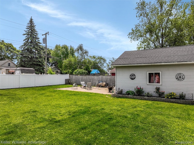 2931 4th St, Trenton, MI 48183 - view of yard with a patio