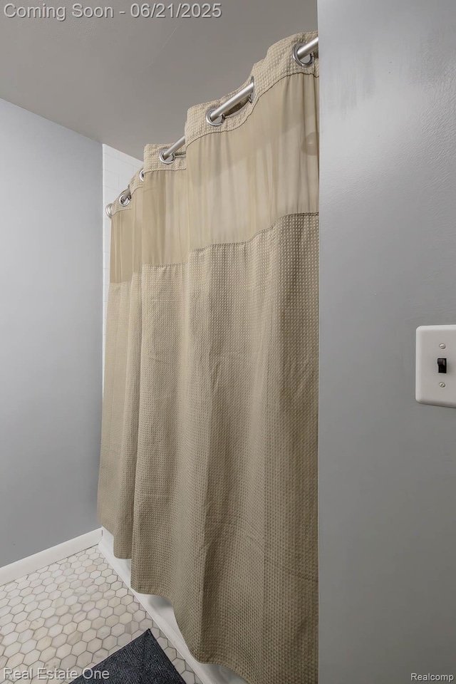 1400 W Predmore Rd, Oakland, MI 48363 - view of bathroom