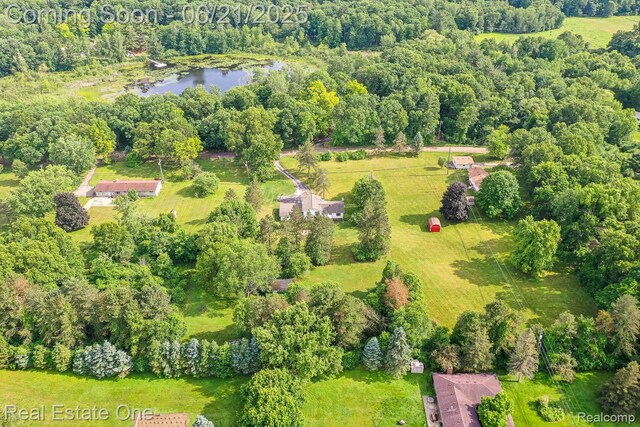 1400 W Predmore Rd, Oakland, MI 48363 - bird's eye view of a nearby body of water
