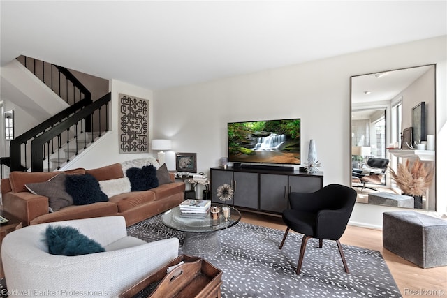 916 Tartan Trl, Bloomfield Hills, MI 48304 - living room with wood finished floors and stairway