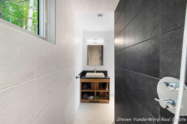 5185 W Nurnberg Rd, Michigan, MI 49411 - hallway with a sink and tile patterned floors