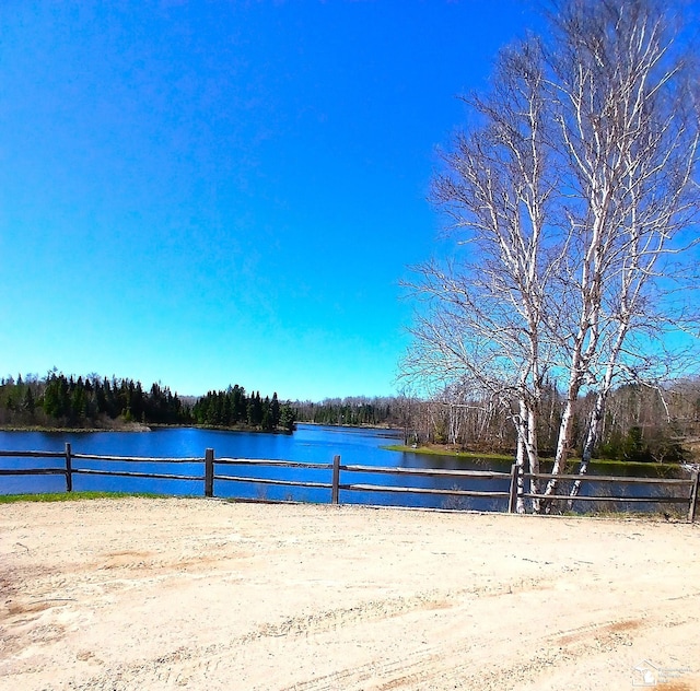 4340 Foothill Dr, Barton City, MI 48705 - view of yard featuring a water view