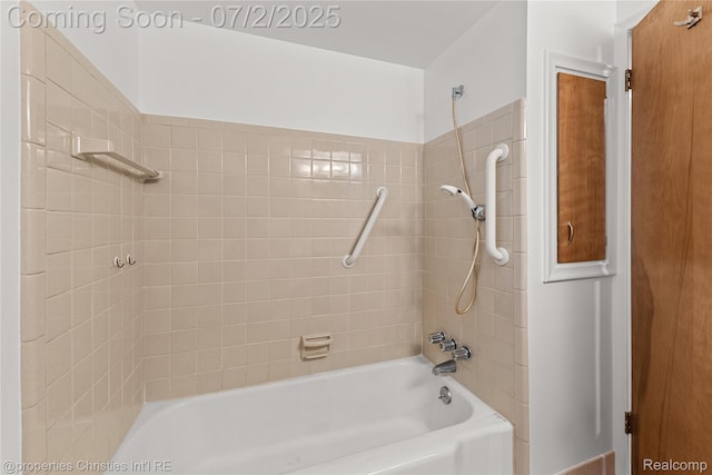 1616 Catalpa Dr, Royal Oak, MI 48067 - full bathroom featuring  shower combination