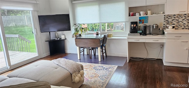 5084 Champlain Cir W, Bloomfield, MI 48323 - office area featuring dark wood-style flooring and baseboards