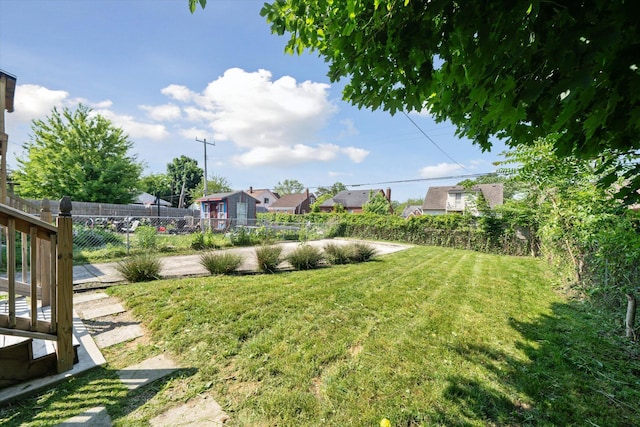 289 Newport St, Detroit, MI 48215 - view of yard featuring a residential view