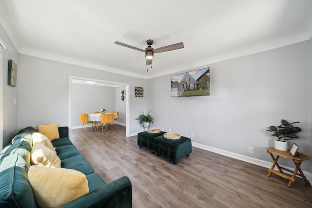 289 Newport St, Detroit, MI 48215 - living area featuring wood finished floors, ceiling fan, and baseboards
