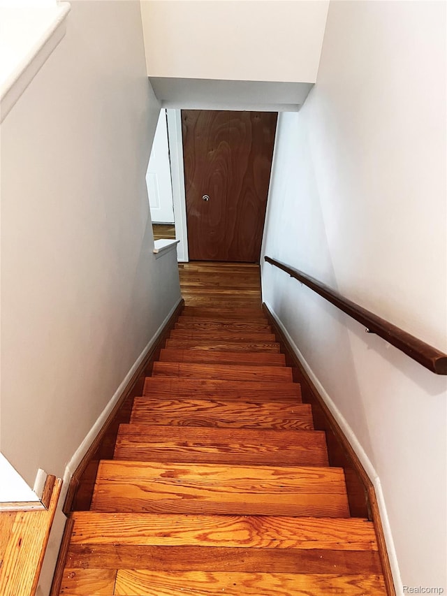 25731 Salem Ct Unit 63, Roseville, MI 48066 - stairway featuring wood finished floors