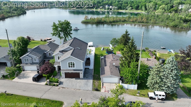 571 Dunleavy Dr, Highland, MI 48356 - view from above of property featuring a large body of water