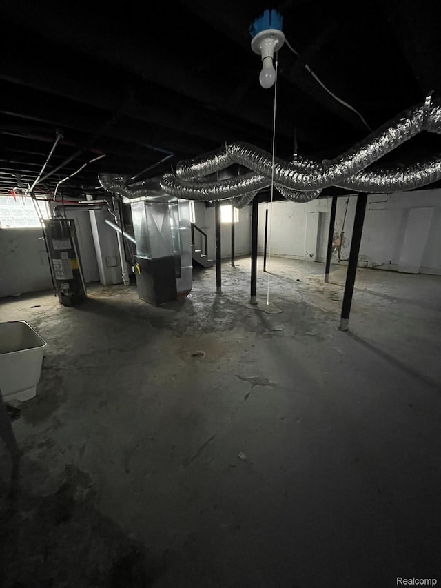 4368 Buckingham Ave, Detroit, MI 48224 - unfinished below grade area with water heater