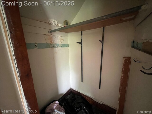 17541 Lahser Rd, Detroit, MI 48219 - photo 32