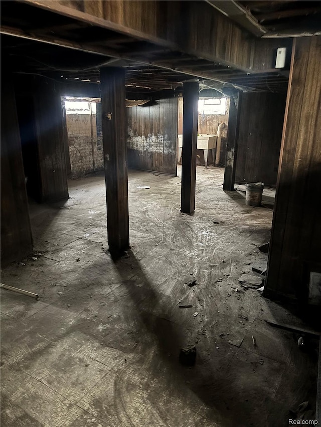 3260 Waverly St, Detroit, MI 48238 - below grade area featuring a sink