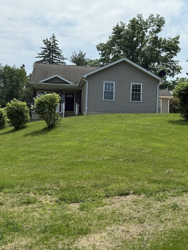 12 Picardy Pl, Hillsdale, MI 49242 - single story home featuring a front lawn