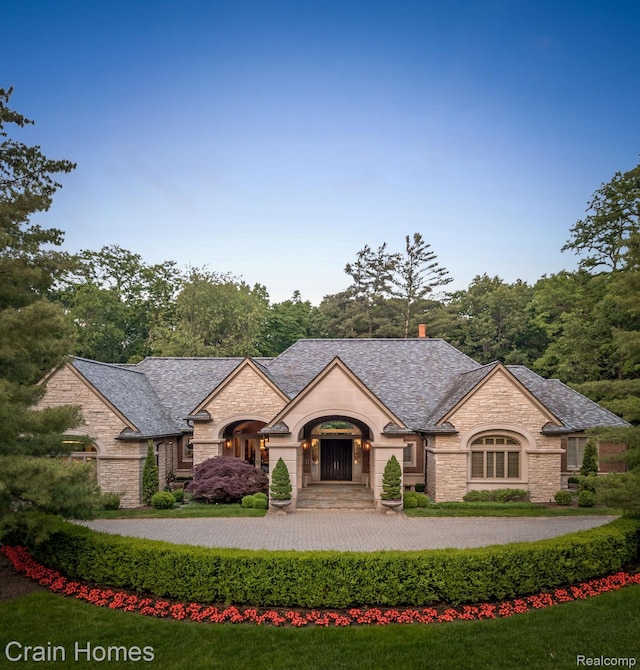 20 Hidden Rdg, Bloomfield Hills, MI 48304 - french country style house with stone siding
