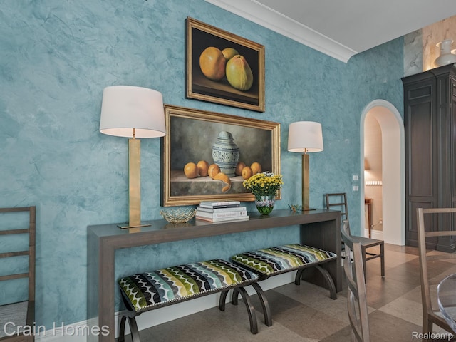 20 Hidden Rdg, Bloomfield Hills, MI 48304 - detailed view of ornamental molding and arched walkways