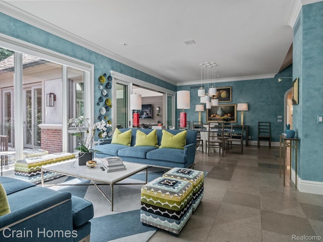 20 Hidden Rdg, Bloomfield Hills, MI 48304 - living room with crown molding and baseboards