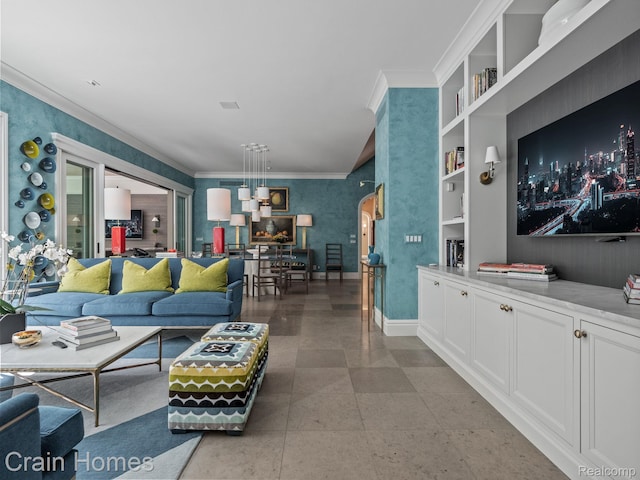 20 Hidden Rdg, Bloomfield Hills, MI 48304 - living room featuring crown molding, arched walkways, built in features, and baseboards