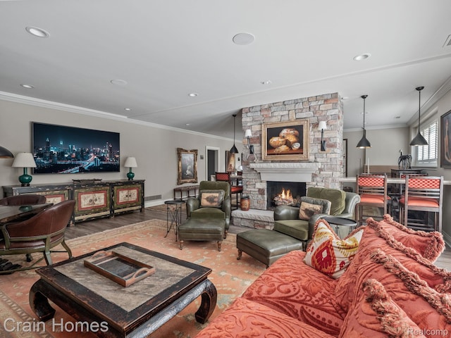 20 Hidden Rdg, Bloomfield Hills, MI 48304 - living area with ornamental molding, wood finished floors, a fireplace, baseboards, and recessed lighting