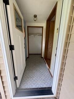 2122 Houser Rd, Holly, MI 48442 - view of hallway