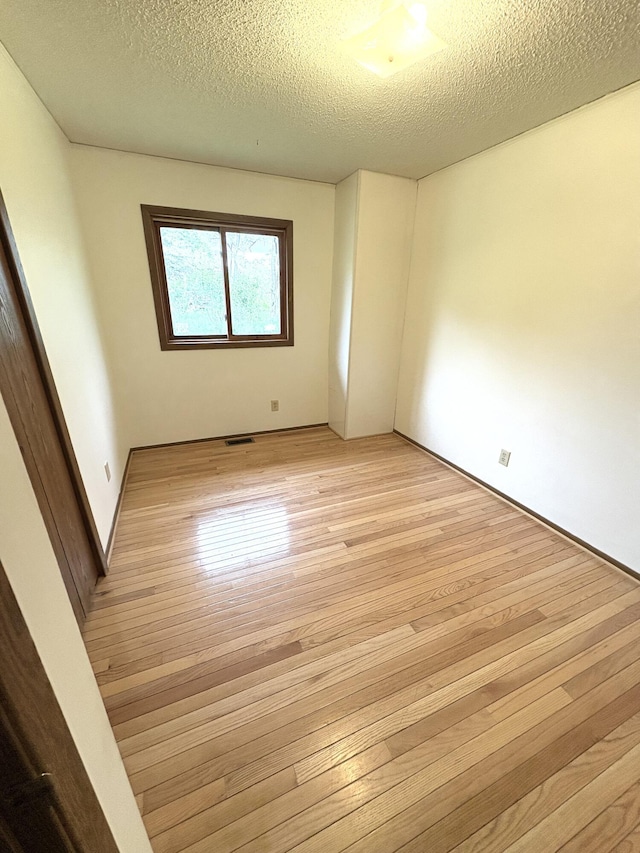 2122 Houser Rd, Holly, MI 48442