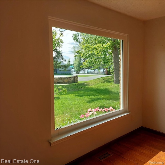 5208 Woodview Dr, Bloomfield Hills, MI 48302 - unfurnished room featuring dark wood-style floors and baseboards