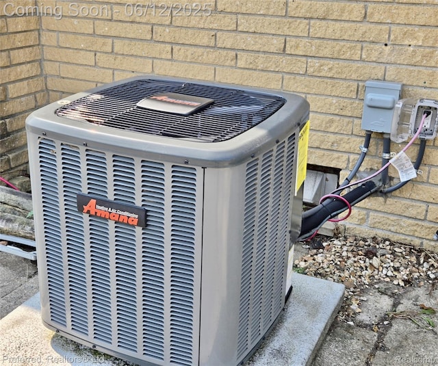 9498 Bassett St, Livonia, MI 48150 - exterior view of cooling unit