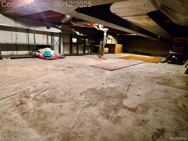 9498 Bassett St, Livonia, MI 48150 - view of garage