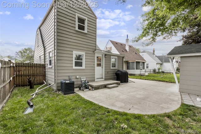 23083 Tawas Ave, Hazel Park, MI 48030 - back of house featuring a patio area and a fenced backyard