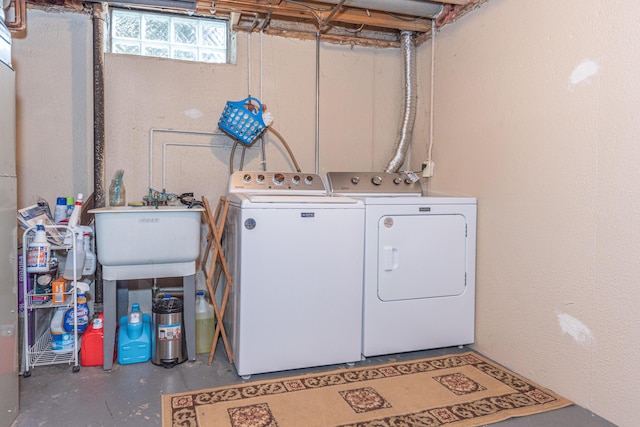 386 Hartman Ln, Saline, MI 48176 - laundry area featuring washer and dryer