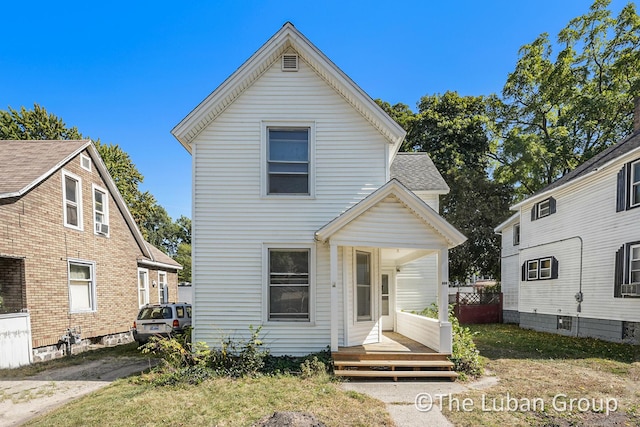 630 Prospect Ave NE, Grand Rapids, MI 49503 - view of traditional-style home