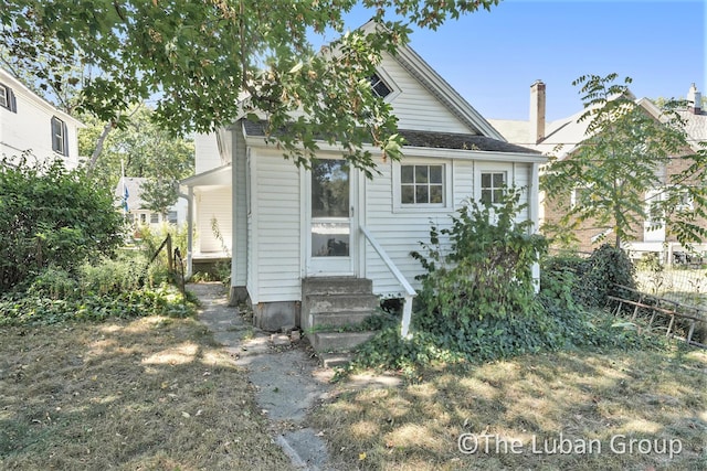 630 Prospect Ave NE, Grand Rapids, MI 49503 - view of front of property featuring entry steps