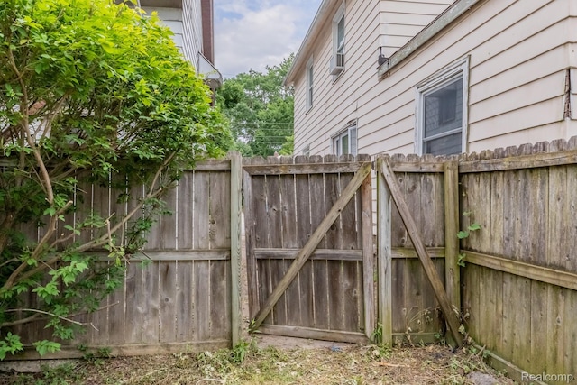 218 Clifford St, Lansing, MI 48912 - view of gate