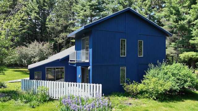 160 Wire Line Rd, Caro, MI 48723 - view of home's exterior with a balcony