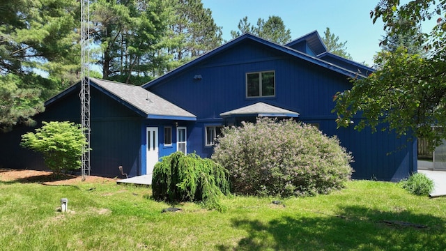 160 Wire Line Rd, Caro, MI 48723 - view of front of house with a front lawn