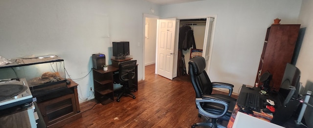 1781 Davis St, Muskegon, MI 49441 - home office featuring wood finished floors
