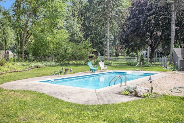 219 W Hamilton Ln, Battle Creek, MI 49015 - view of swimming pool featuring a patio area