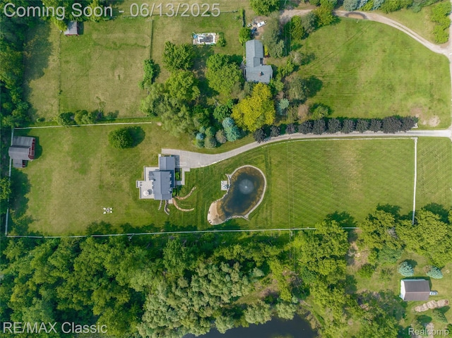 8173 Earhart Rd, South Lyon, MI 48178 - aerial overview of property's location with property boundaries highlighted