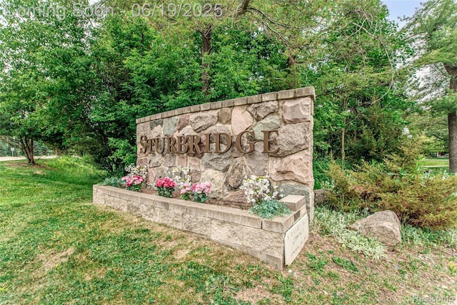 21993 Riverview Dr, Bloomfield Hills, MI 48025 - view of community / neighborhood sign