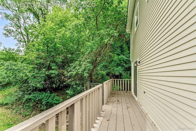 21993 Riverview Dr, Bloomfield Hills, MI 48025 - view of wooden terrace