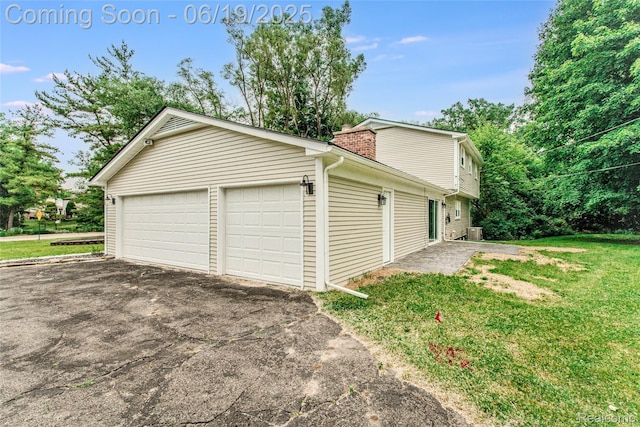 21993 Riverview Dr, Bloomfield Hills, MI 48025 - view of garage