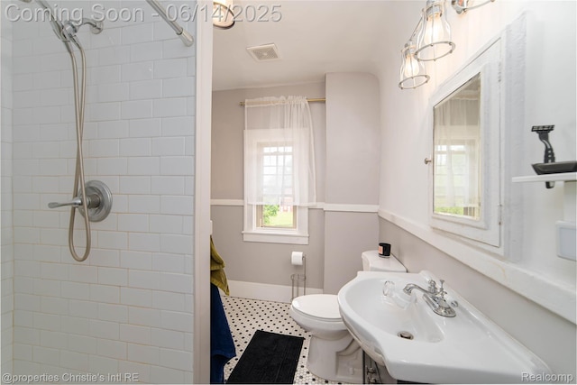 8604 La Salle Blvd, Detroit, MI 48206 - bathroom with toilet and a tile shower