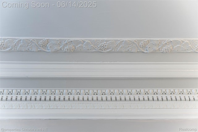 8604 La Salle Blvd, Detroit, MI 48206 - detailed view of a gate