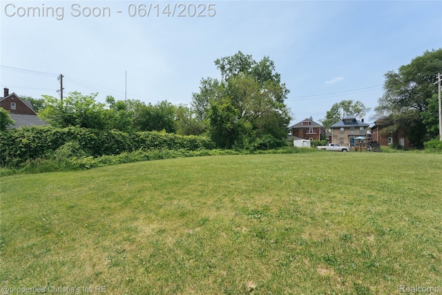 8604 La Salle Blvd, Detroit, MI 48206 - view of grassy yard