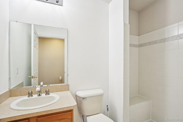3871 Elvera Ln, Warren, MI 48092 - bathroom with vanity and tiled shower