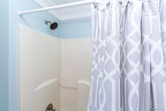 6081 Byram Lake Dr, Linden, MI 48451 - bathroom with shower / bath combination with curtain