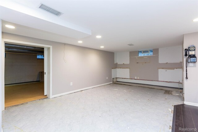 6081 Byram Lake Dr, Linden, MI 48451 - finished below grade area with baseboards and recessed lighting