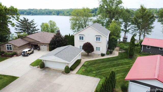 6081 Byram Lake Dr, Linden, MI 48451 - aerial view of property and surrounding area with a nearby body of water