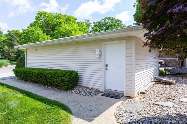 6081 Byram Lake Dr, Linden, MI 48451 - entrance to property